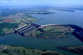 itaipu dam power plant in brazil